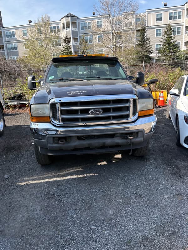 1999 Ford F550 Super Duty Regular Cab & Chassis