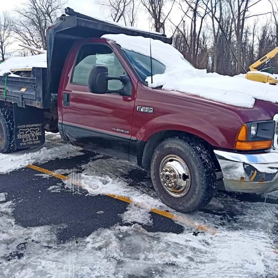 2000 Ford F350 Super Duty Regular Cab & Chassis - XL Cab & Chassis 2D