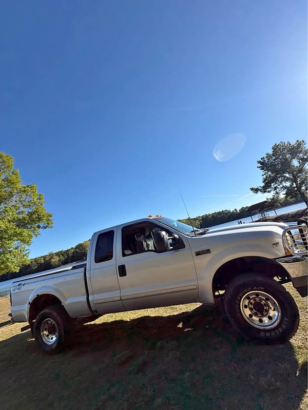 2002 Ford F250 Super Duty Super Cab - Xlt