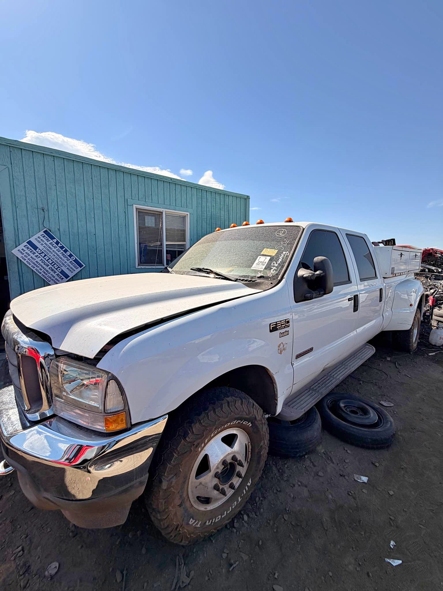 2004 Ford F350 Super Duty Crew Cab - XLT Pickup 4D 6 3\/4 ft