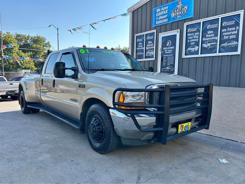 2001 Ford F350 Super Duty Crew Cab - Lariat Pickup 4D 8 ft