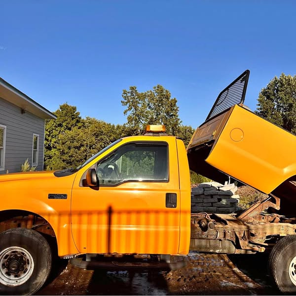 2003 Ford F250 Super Duty Regular Cab - XL Pickup 2D 8 ft