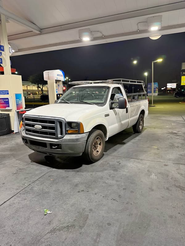 2007 Ford F250 Super Duty Crew Cab - Long Bed