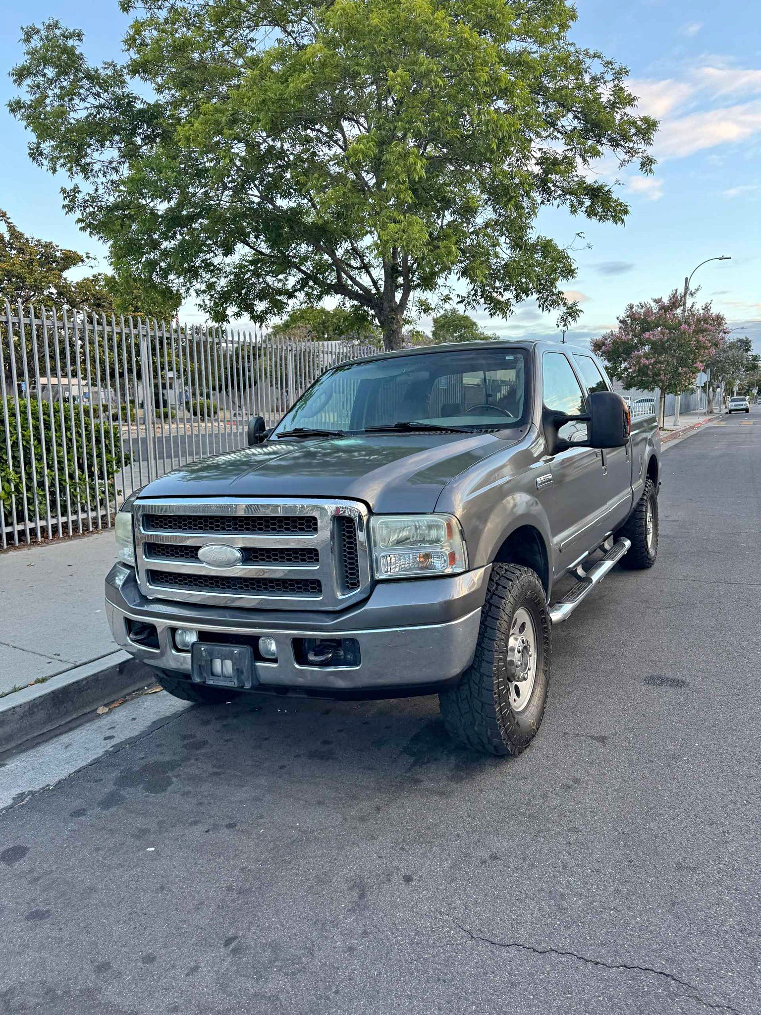 2005 Ford F250 Super Duty Crew Cab - XLT Pickup 4D 6 3\/4 ft