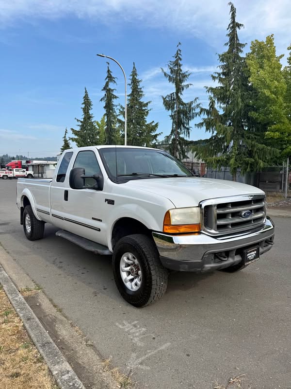 2000 Ford F250 Super Duty Super Cab - XLT Pickup 4D 8 ft
