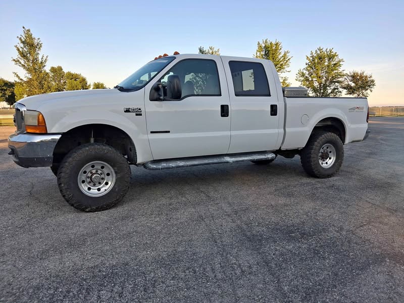 1999 Ford F250 Super Duty Crew Cab - XLT Pickup 4D 6 3\/4 ft