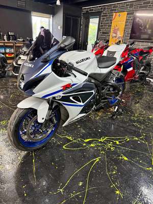 2023 Suzuki GSX-R