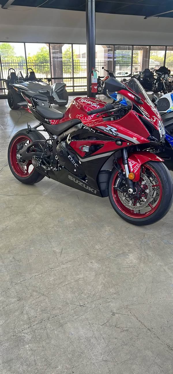 2025 Suzuki GSX-R