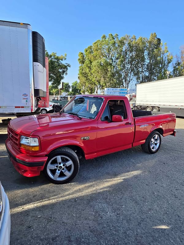 1995 Ford F150 Regular Cab - SVT Lightning Pickup 2D 6 1\/2 ft