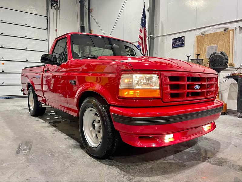 1993 Ford F-150 - SVT Lightning Pickup 2D 6 1\/2 ft