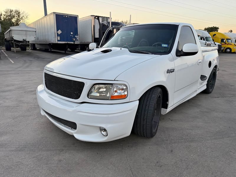 2000 Ford F150 Regular Cab - Lightning Short Bed