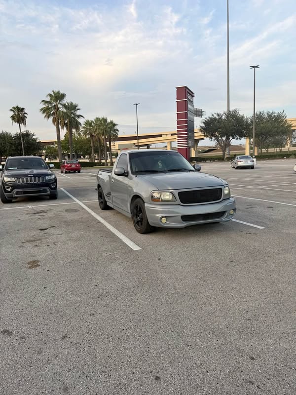 1999 Ford F-150 - Lightning Short Bed