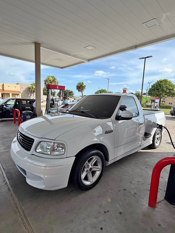 2004 Ford F-150 - Lightning Short Bed