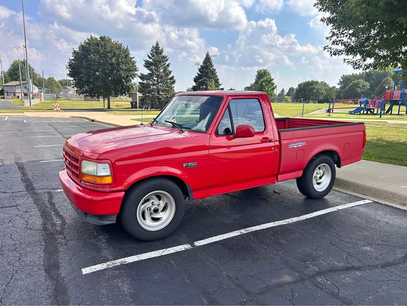 1993 Ford F-150 - SVT Lightning Pickup 2D 6 1\/2 ft
