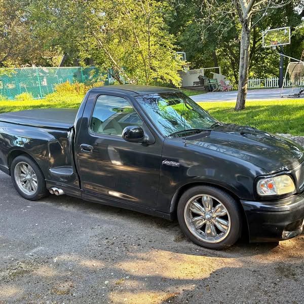2000 Ford F150 Lightning - XLT Pickup 4D 5 1\/2 ft