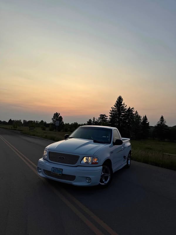 1999 Ford F150 Lightning - Svt