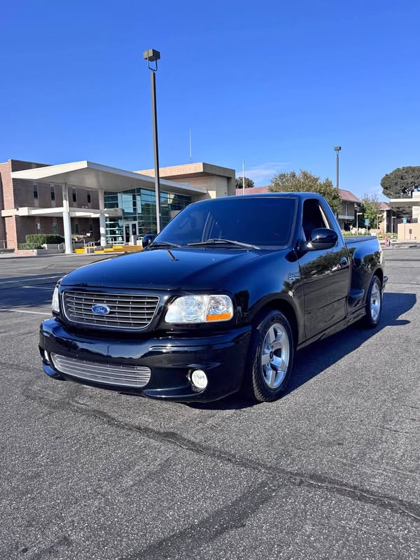 2003 Ford F150 Lightning - SVT Lightning