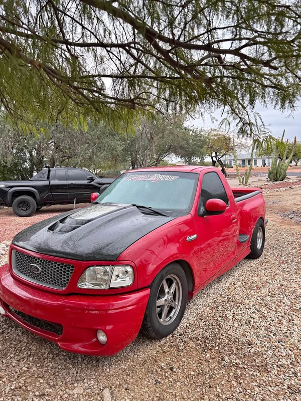 2001 Ford F-150 - Lightning Short Bed