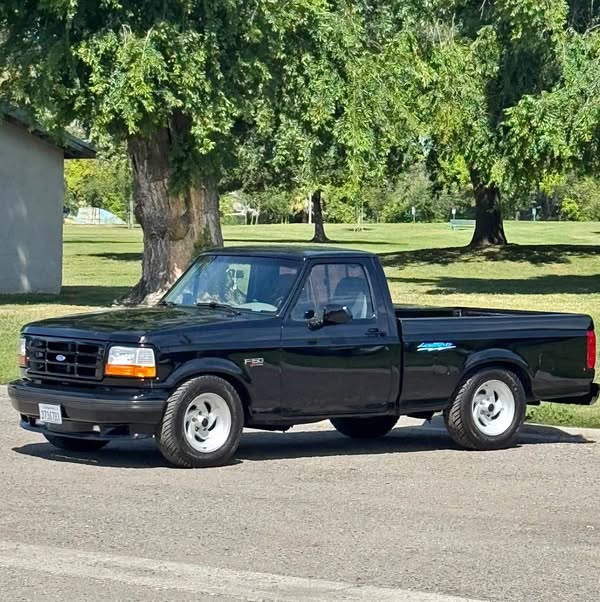 1995 Ford F-150 - Lightning Short Bed