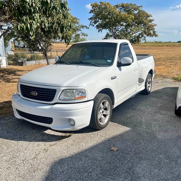 2001 Ford F150 Lightning - SVT