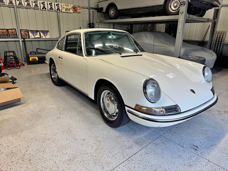 1966 Porsche 911 - Coupe 2D