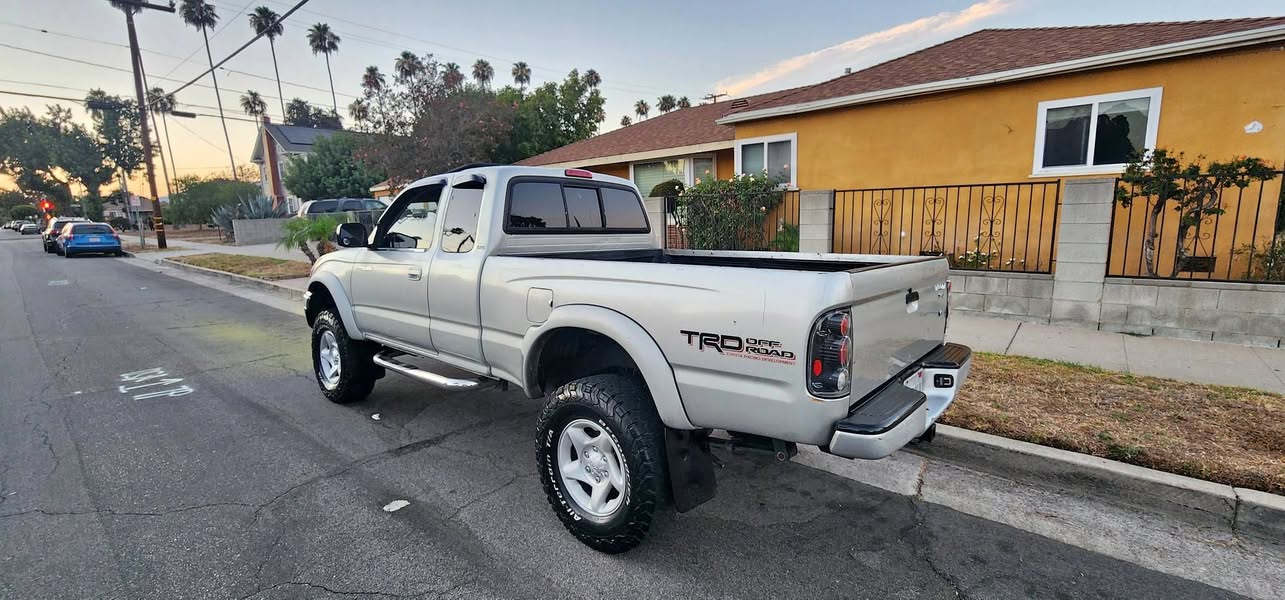 2001 Toyota Tacoma Xtracab - Pickup