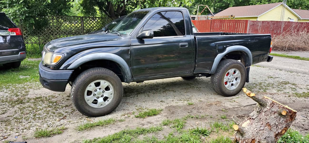 2002 Toyota Tacoma Xtracab - Pickup
