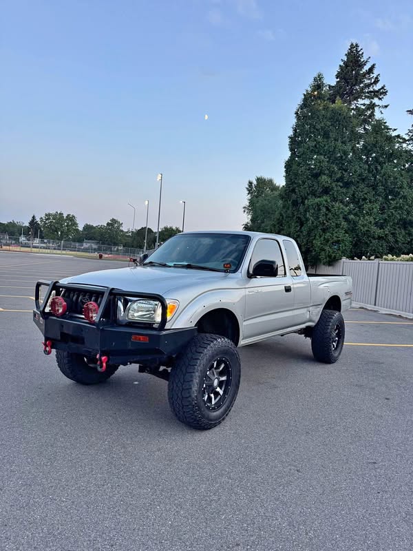 2001 Toyota Tacoma Access Cab - SR5