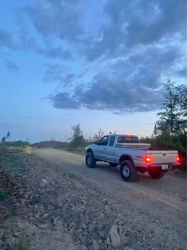 2000 Toyota Tacoma - SR5 Pickup
