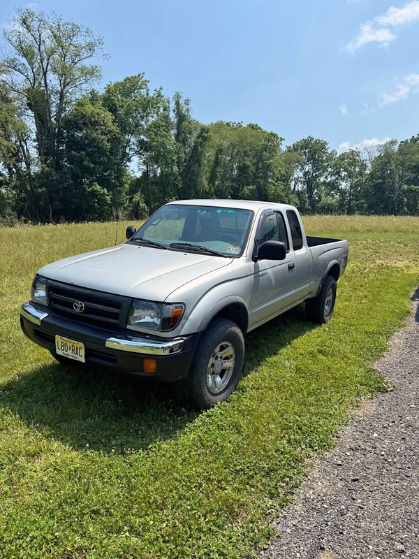 2000 Toyota Tacoma - TRD Off-Road Pickup 2D 6 ft Bed