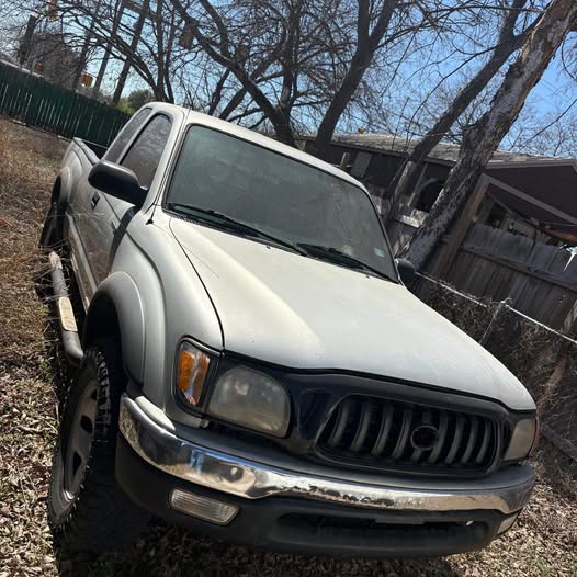 2002 Toyota Tacoma - PreRunner 4D