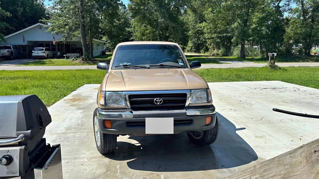 2000 Toyota Tacoma Xtracab - PreRunner