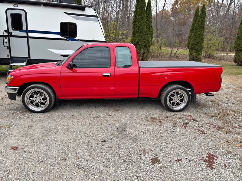 1996 Toyota Tacoma Xtracab - SR5 Pickup