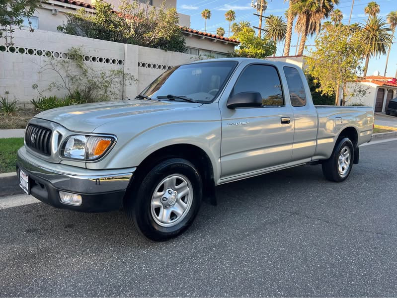 2004 Toyota Tacoma - SR5 Pickup