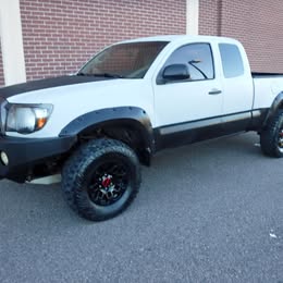 2005 Toyota tacoma access 128\
