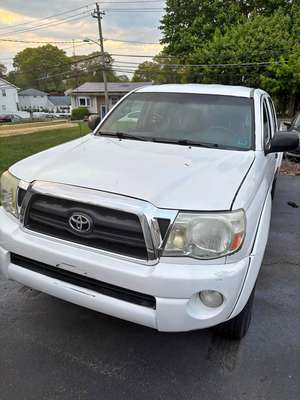 2005 Toyota Tacoma Double Cab - PreRunner Pickup 4D 5 ft