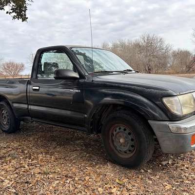 2000 Toyota Tacoma Regular Cab - Short Bed