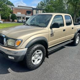 2004 Toyota Tacoma PreRunner Pickup 4D 5 ft