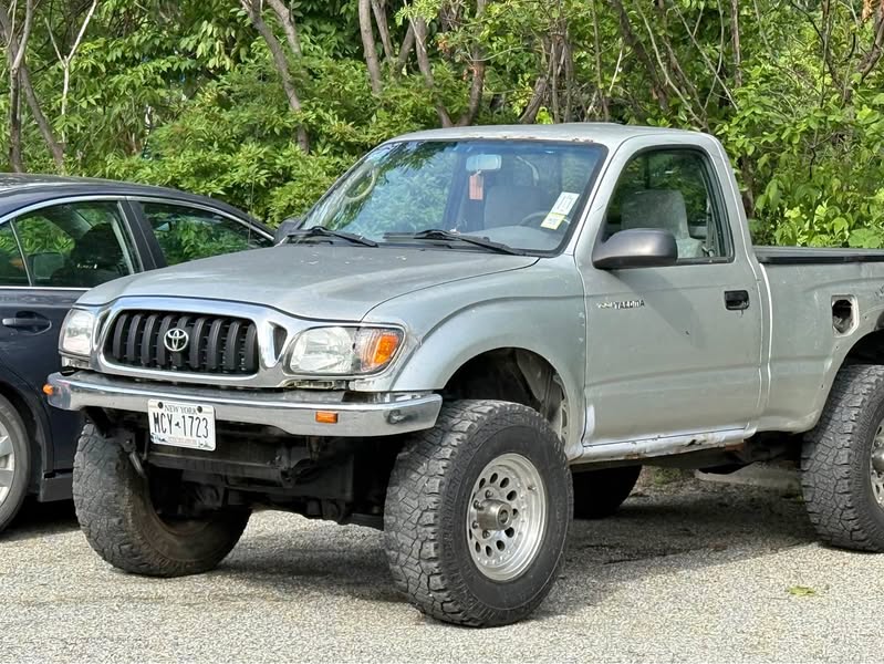 2001 Toyota Tacoma Regular Cab - Pickup 2D 6 ft