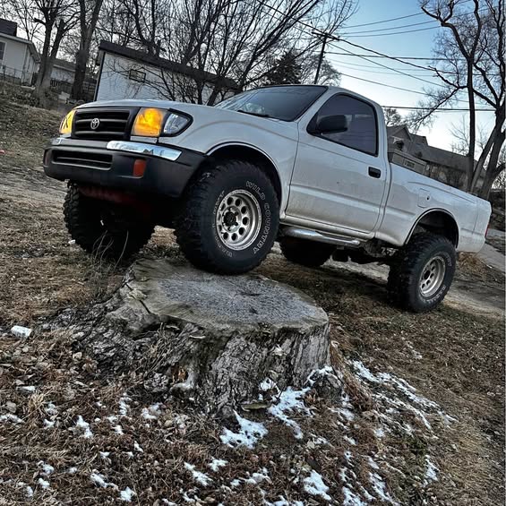 1999 Toyota Tacoma - 4WD 4D