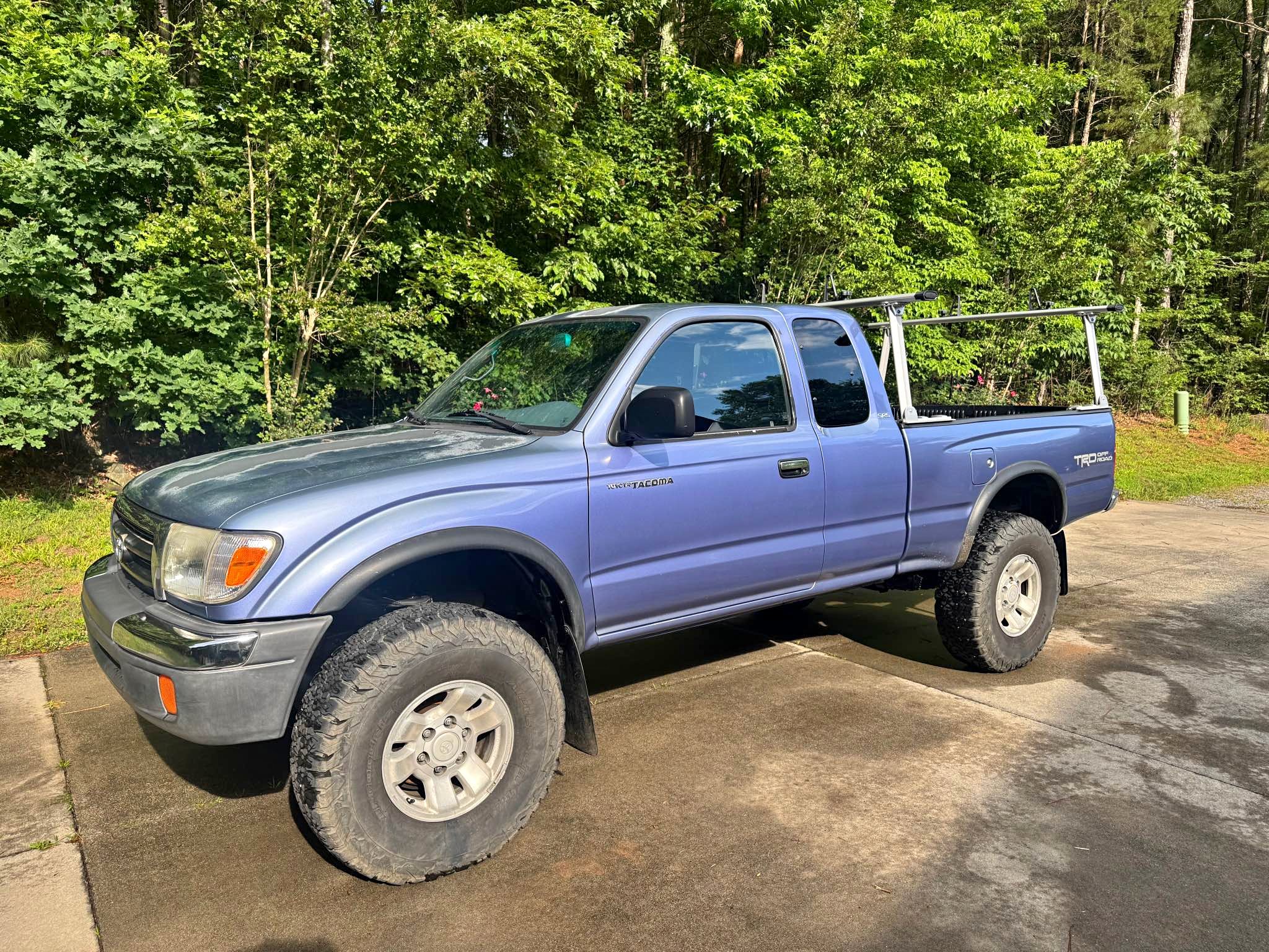 2000 Toyota Tacoma Xtracab - SR5 Pickup
