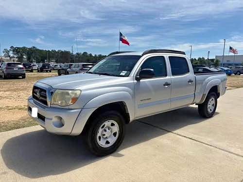 2005 Toyota Tacoma - PreRunner 4D
