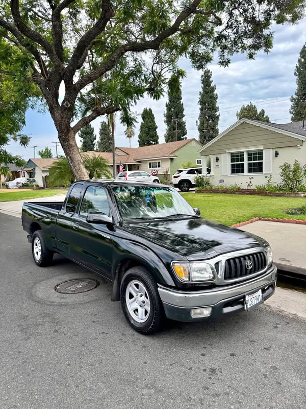 2004 Toyota Tacoma - SR5 Pickup