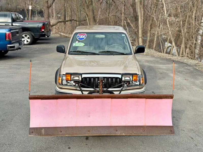 2004 Toyota Tacoma - SR5 Pickup