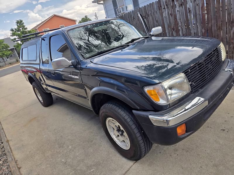 1998 Toyota Tacoma Xtracab - SR5 Pickup