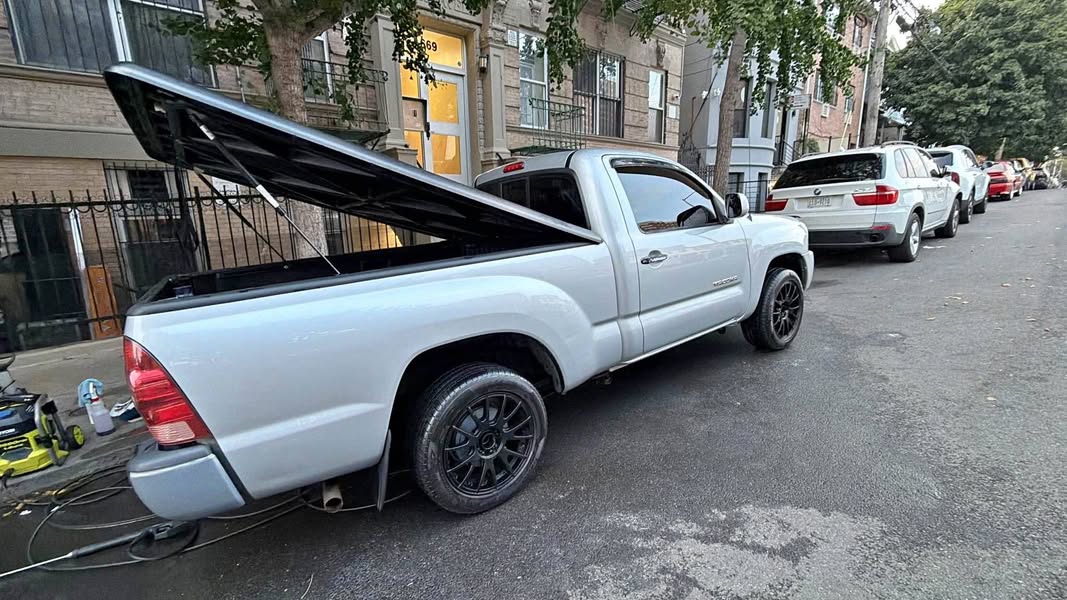 2005 Toyota Tacoma - Pickup