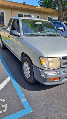 2000 Toyota Tacoma - SR5 Pickup