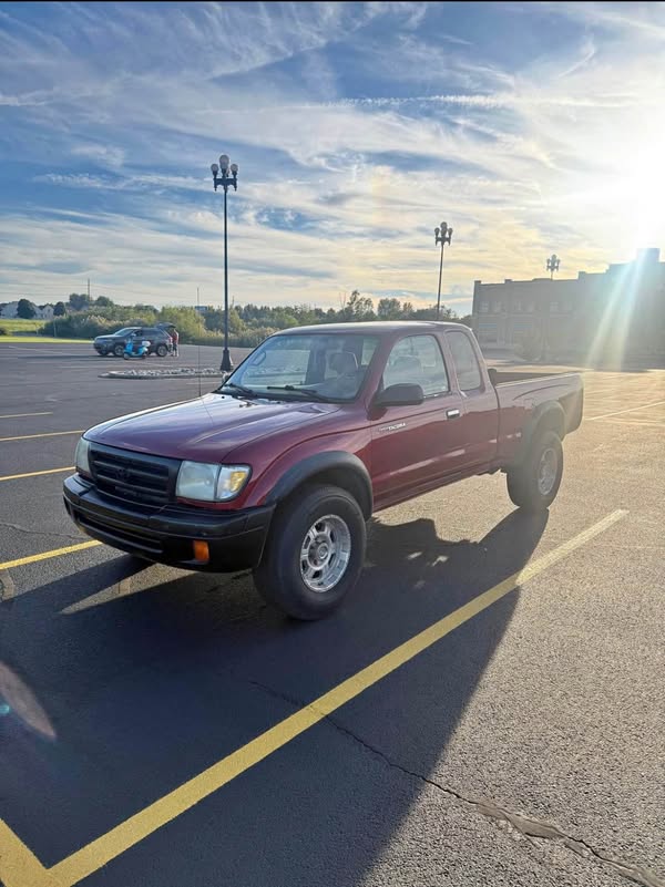2000 Toyota Tacoma Xtracab - SR5 pickup