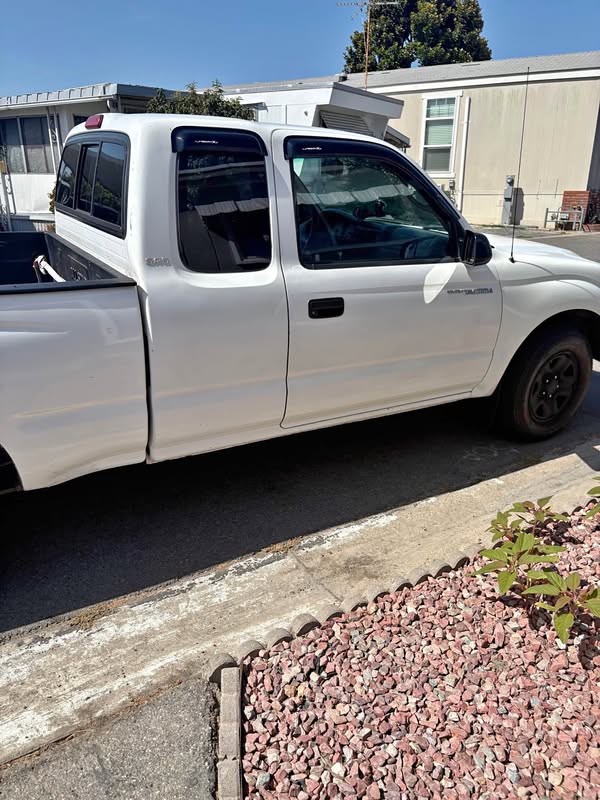2003 Toyota Tacoma - SR5 Pickup
