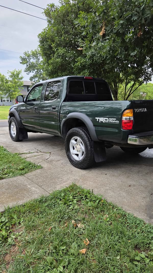 2004 Toyota Tacoma Double Cab - PreRunner 4D